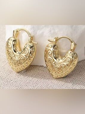 New 18k Gold Etched Heart Hoop